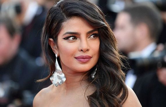 މި އަހަރުގެ އޮސްކާގެ ހޮސްޓުންގެ ތެރޭގައި ޕްރިޔަންކާ