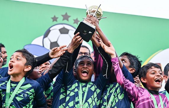 އެކަޑަމީ މުބުރާތާުގެ ޗެމްޕިއަންކަން ސަސްގެ އެކަޑަމީ އަށް