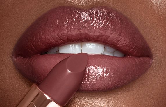 ކުލަ އަލި ނޫން ހަމާ ގުޅޭނެ ފަސް ލިޕްސްޓިކް ކުލަ