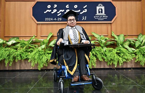 ފުރޮޅުގޮނޑީގައި އިނދެގެން ރައިޝަން ޑިގްރީ ނިންމާލައިފި