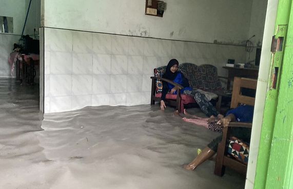 ދެ ގަޑިއިރަށް ބޯކޮށް ވާރޭ ވެހި،ފޯކައިދޫ ފެނު އަޑީގައި