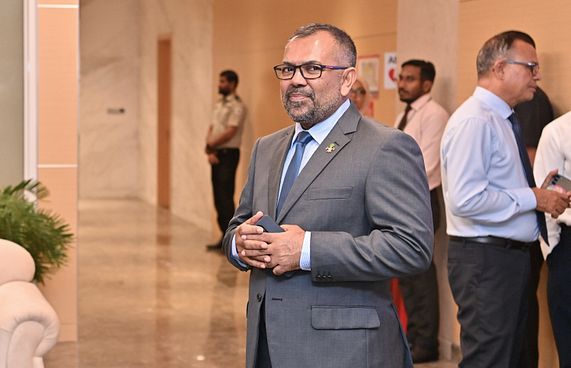 ތިން މިނިސްޓަރަކު ޗައިނާއަށް ވަޑައިގަންނަވަނީ