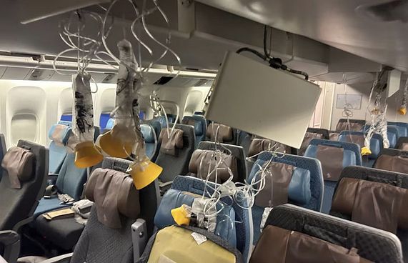 އެސްކިއު ބޯޓެއް ކޮޅިގަނޑެއްގައި ޖެހި އެކަކު މަރުވެއްޖެ