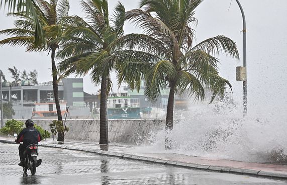 "ކެރީގެ އަސަރު ކުރިއަސް ދުވަހުގެ ބޮޑު ބައި މޫސުން ރަނގަޅުވާނެ"