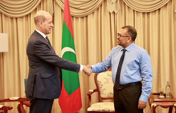 ފްރާންސްގެ ސަފީރު އަވަހާރަވެއްޖެ