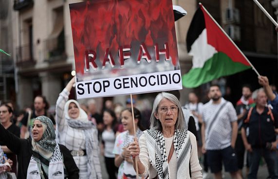 ސްޕެއިން، ނޯވޭ، އަޔަލަންޑު ފަލަސްތީނު ބަލައިގެންފި