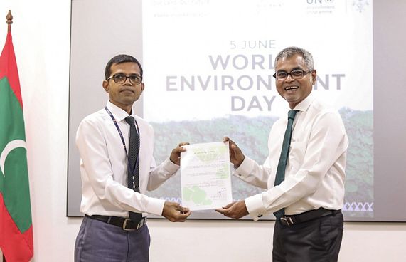 ސްޓެލްކޯއިން 500،000 ގަސް އިންދަނީ