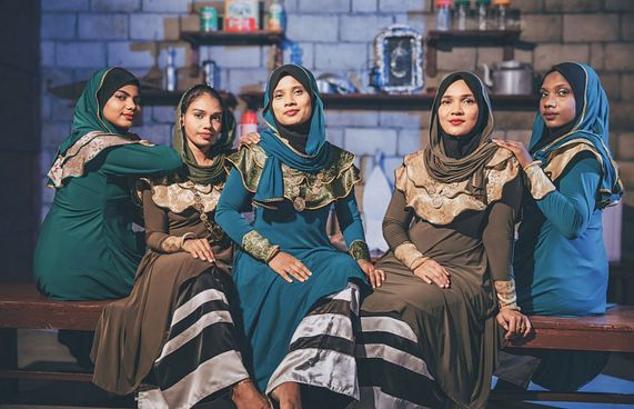 ހިޔަލަ ގްރޫޕުން އީދަށް ބޯކިބާ ފޮރުވައިފި