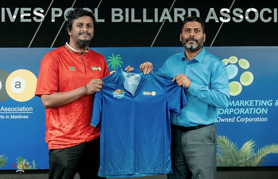 ދިވެހި ބިލިއާޑް ޓީމަށް ރާފިއު ހިތްވަރު ދެއްވައިފި