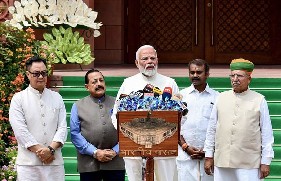 އިދިކޮޅު ޕާޓީތަކުގެ އެއްބާރުލުމަށް މޯދީ އެދިވަޑައިގެންފި