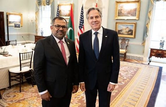 ޒަމީރު، ބްލިންކަންއާ ބައްދަލުކުރައްވައިފި