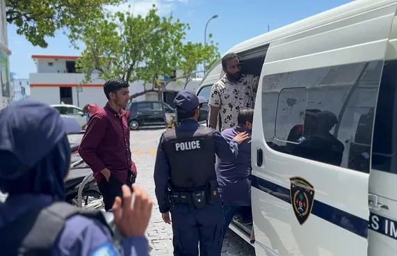 ޑްރަގް ބޭނުންކޮށް ޖުވާކުޅޭ 38 ބިދޭސީން ޑީޕޯޓުކޮށްލަނީ