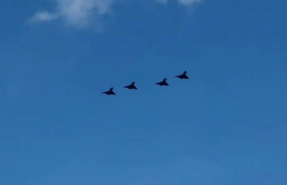 އަސްކަރީ ޖެޓުތައް ޖެއްސީ ޓެކްނިކަލް ސްޓޮޕް އޯވާއަކަށް