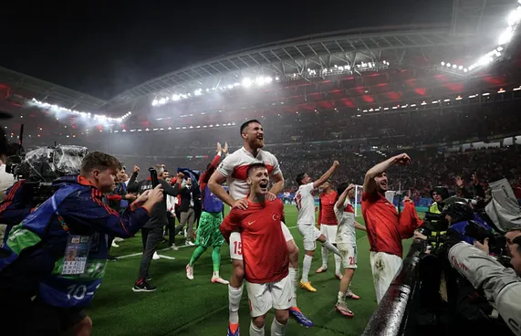 އޮސްޓްރިއާ އަށް ފުރުސަތެއް ނުދީ ތުރުކީ ކުއާޓާ އަށް