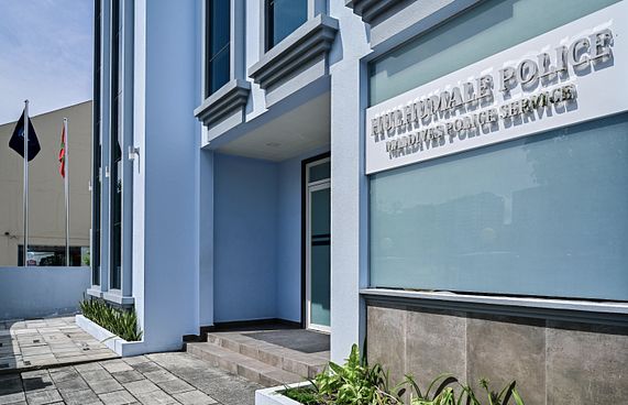 ފުރުން މަނާކުރި ނުވަ މީހެއްގެ ޕާސްޕޯޓު ދޫކޮށްލައިފި