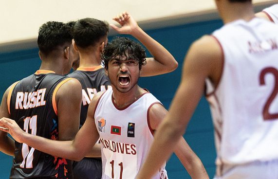 18 އަހަރުން ދަށުގެ ބާސްކެޓްބޯޅަ ޓީމަށް ތާރީހީ މޮޅެއް