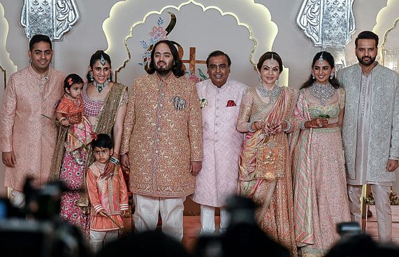 އާންނަތާއި ރާދިކާގެ ކައިވެނީގެ ހަފުލާއެއް ލަންޑަނުގައި