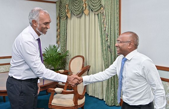 އެއްބާރުލުން ދޭން ޑިމޮކްރެޓްސްއިން ރައީސްގެ އަރިހަށް