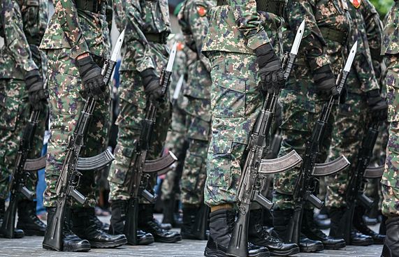 ސިފައިންގެ މީހަކު ދަންޖެހިގެން މަރުވި މައްސަލައެއް!