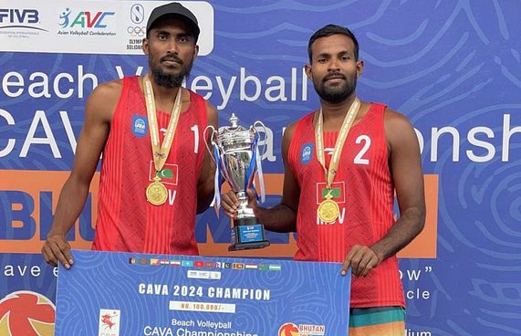 އެޑަމް، ކުޑަކާއްޓޭގެ ޕެއާއިން ރާއްޖެއަށް ރަން މެޑަލް