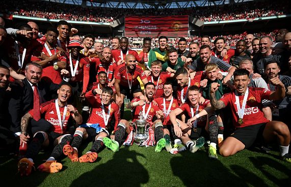 ސީޒަން ހުޅުވާ މެޗުގެ ކުރިން ޔުނައިޓެޑް ބަލި އެނދަށް