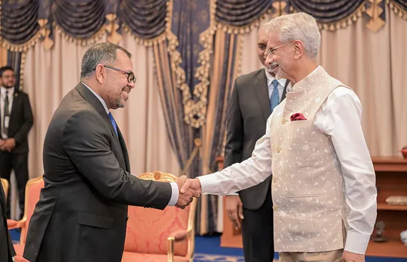 ތެޔޮ ހޯދުމަށް ވަކި ގައުމަކަށް ބަރޯސާނުވާނަން: ސަރުކާރު