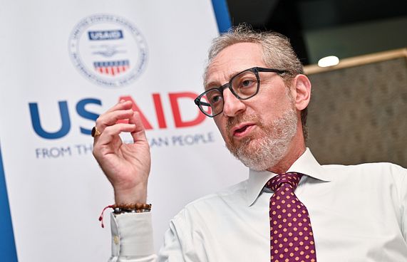 ޔޫއެސްއެއިޑް ހުއްޓާލުމުން ރާއްޖެއަށް ބޮޑު ގެއްލުމެއް!