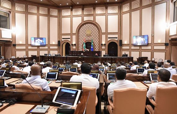 އުވާލާ ޕާޓީގެ ކުލަ 5އަހަރަށް ބޭނުންނުކުރެވޭގޮތް ހަދަނީ