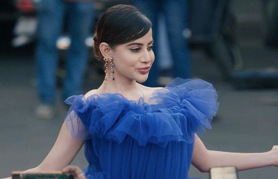 އުރްފީ އާއި އޭނާގެ އާއިލާގެ ދިރިއުޅުން ދައްކާ ޝޯއެއް