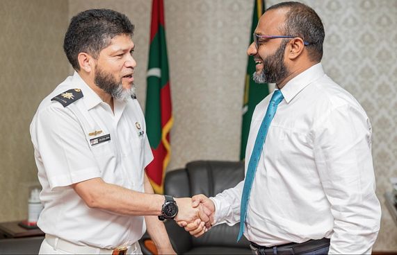 އޮސްޓްރޭލިއާ ނޭވީގެ އިމާމް ރާއްޖޭގައި ހުތުބާ ދެއްވަނީ