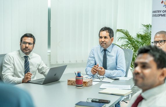 ޕޭޕަލް ގެންނަން އެ ކުންފުންޏާ އެކު މަޝްވަރާކޮށްފި