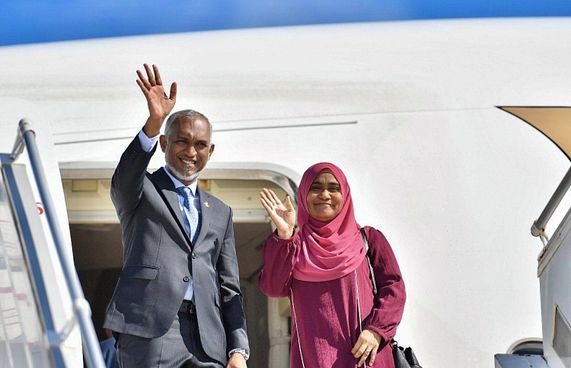 ރައީސް ރަސްމީ ދަތުރުފުޅެއްގައި އެސްޓޯނިއާއަށް