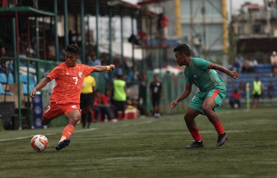 ގަދަފަދަ އިންޑިއާ ބަލިކޮށް ބަންގްލަދޭޝް ފައިނަލަށް