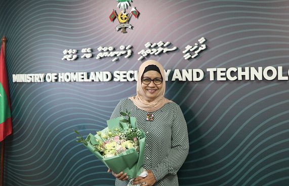 ހިންނާ ފޮރިން މިނިސްޓްރީގެ ޑެޕިއުޓީ މިނިސްޓަރަކަށް