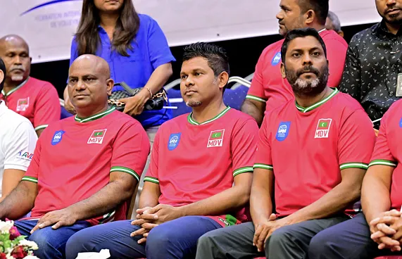 ސީޒަން ފަސްކުރަން ޖެހުމުން، ސަރުކާރުން ބަދަލު ދެނީ