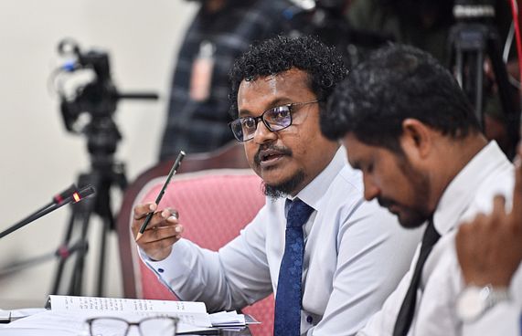 ބަޖެޓު ކޮމިޓީގެ މުގައްރިރަކަށް ފަޒާދު