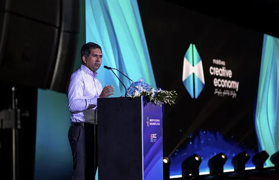 "ރާއްޖޭގައި 400 އޮންލައިން ވިޔަފާރިވެރިން އެބަތިބި"