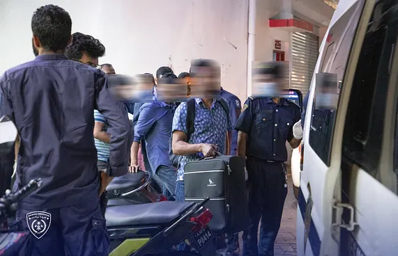 ސައިހޮޓާތަކެއްގައި ދިރިއުޅުނު ބިދޭސީން ހިފަހައްޓައިފި