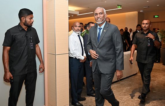 ރައީސް އެމެރިކާއަށް ފުރާވަޑައިގެންފި