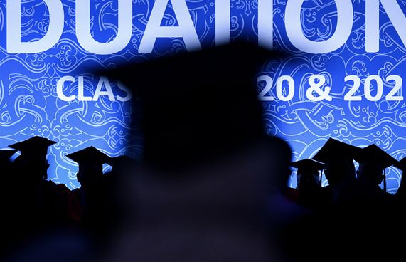 ލޯނު ލިބޭ ވަގުތީ ލިސްޓުގައި 806 ދަރިވަރުން