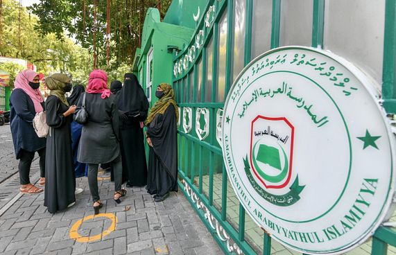 އަރަބިއްޔާ އެޅުންލަސްވީ 80 މިލިއަން ސަލާމަތް ކުރަން