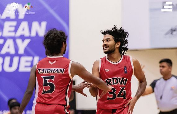 ކިންގްސް ބަލިކޮށް ރެޑްވިންގްސް ސުޕަ ކަޕް ފައިނަލަށް