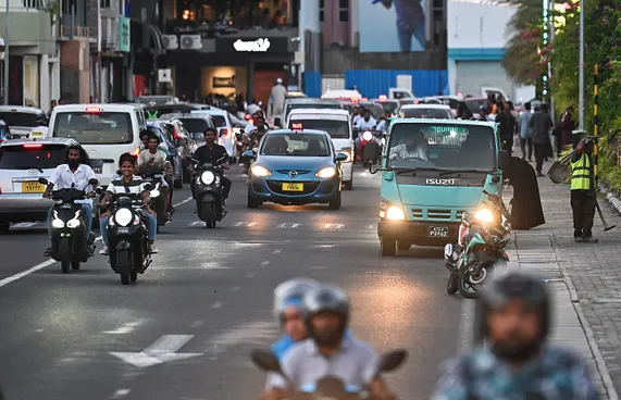 އަހަރީ ފީ އާއި ޖޫރިމަނާ ބަހާލައިގެން ދެއްކޭގޮތް ހަދަނީ