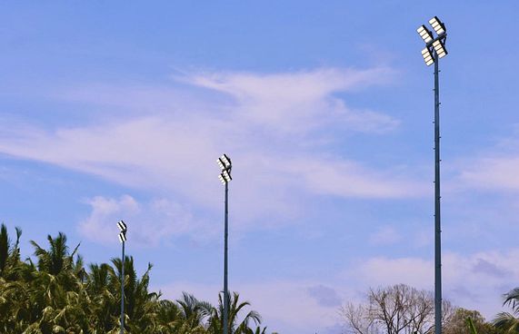 ފުވައްމުލަކުގެ މަގު ބައްތިތައް ސްމާޓް ލައިޓިންއަށް