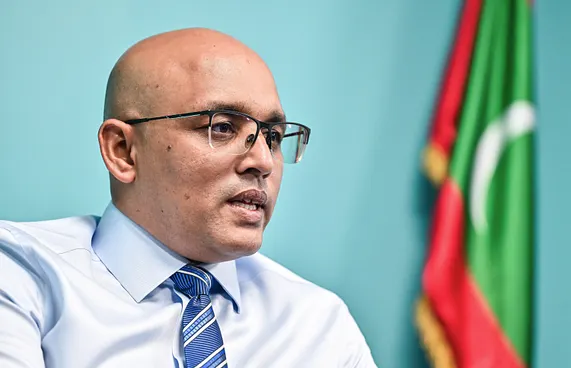 "1273 ޕްރޮޖެކްޓެއް އެބަ ހިންގާ، ލަސްވަނީ ހަނގުރާމައާ ހެދި"