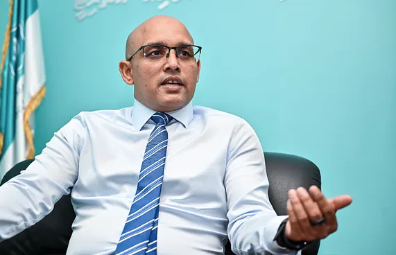 ފިނޭންސް މިނިސްޓަރު ޒަރީރަށް މަޖިލީހުން ރުހުން ދީފި