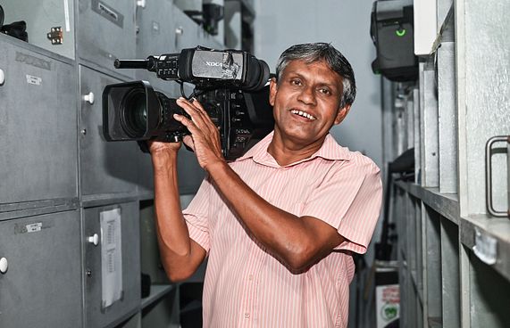 ތުއްޓޭގެ ކެމެރާގެ ފަހަތުގައި ފަސް ތަރީގެ ވާހަކަތައް