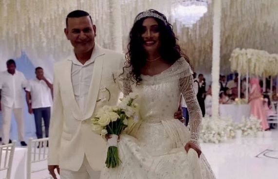 ސަން ސިޔާމް އާއި ޒާރާ ކައިވެނި ބައްލަވައިގެންފި