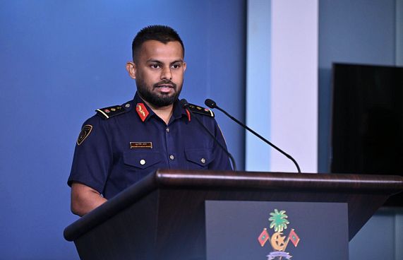 ފްރާންސްގެ އާއިލާ ފޮނުވާލަނީ އެ މީހުން އެދިގެން