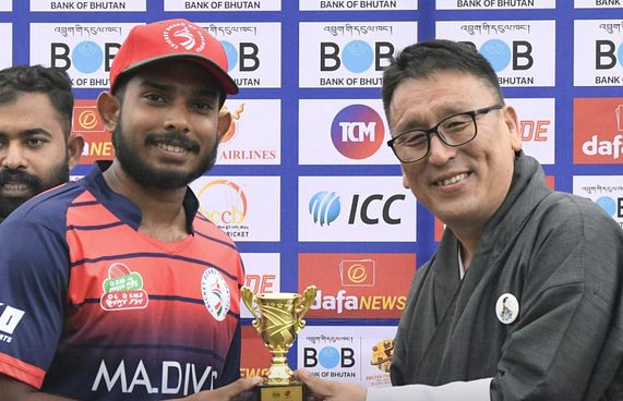 އެންމެ މޮޅު ބެޓްސްމަނަކަށް ރާއްޖޭގެ އަޒްޔާން